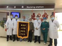 服務(wù)有溫度 醫(yī)患有真情｜急救患者送錦旗，致謝創(chuàng)傷中心醫(yī)護人員！