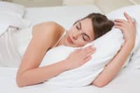 睡覺(jué)時(shí)身體猛然抖一下，竟然和這種疾病有關(guān)！