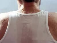 愛出汗和不愛出汗的人，到底誰(shuí)更健康？這些異常出汗要小心