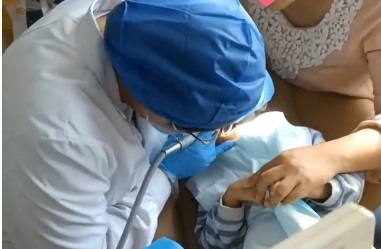 三歲寶寶壞牙，元兇不是“糖”，醫(yī)生：這個情況要注意！